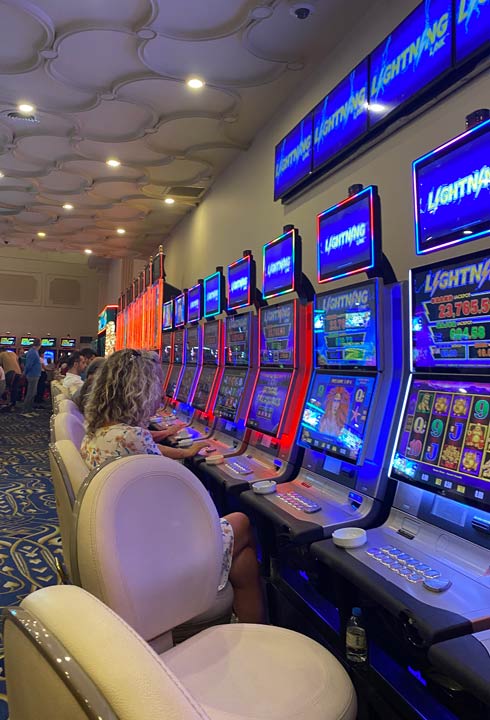 Blackjack'te İtme Stratejileri ve Psikolojik Oyun